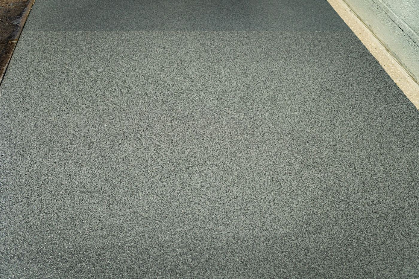 Quartz floor finish